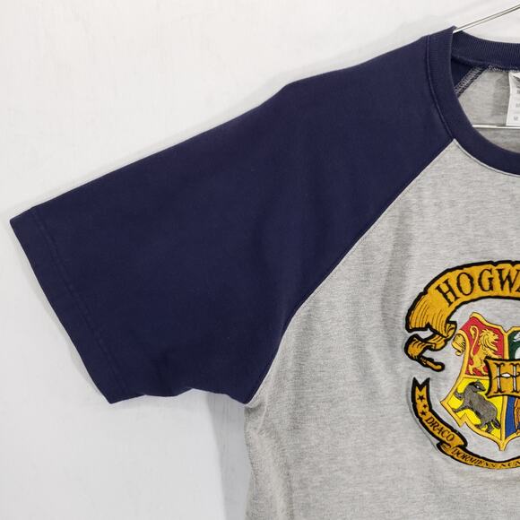 Vintage Harry Potter T Shirt Adult Medium Gray Embroidered Hogwarts Crest 2001 - Picture 4 of 16